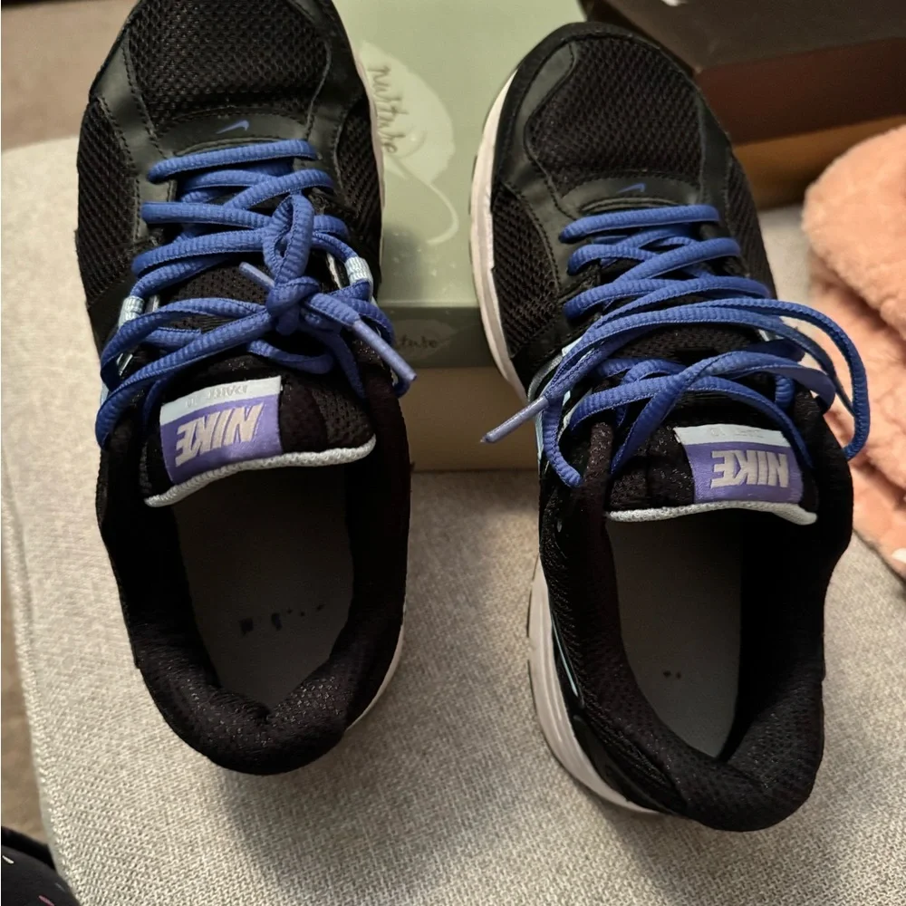 Nike Dart 10 Women’s Running Shoes, Black/Ice Blue, Size 10. Avail. 4 sale.